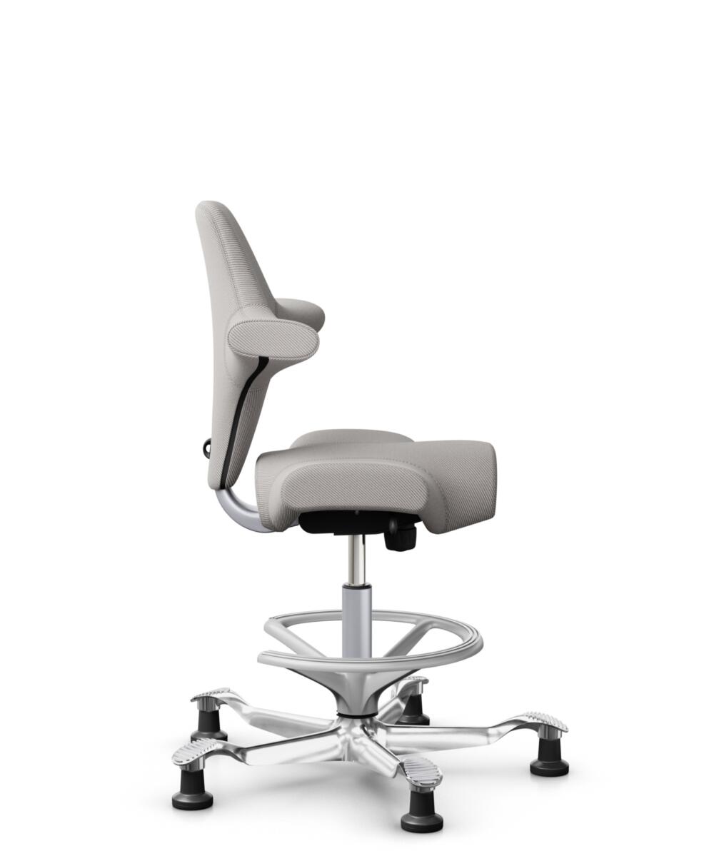 HÅG Capisco 8106 - Oceanic (Camira) - Gerecycled Polyester - OCI014 - Light beige - Framekleur - Zilver - Gasveer - 265 mm (Zithoogte 53-79cm) - Vloercontact - Glijdoppen - Voetenring - Ja, in framekleur - Voetster - Ja, voetster in gepolijst aluminium - 2
