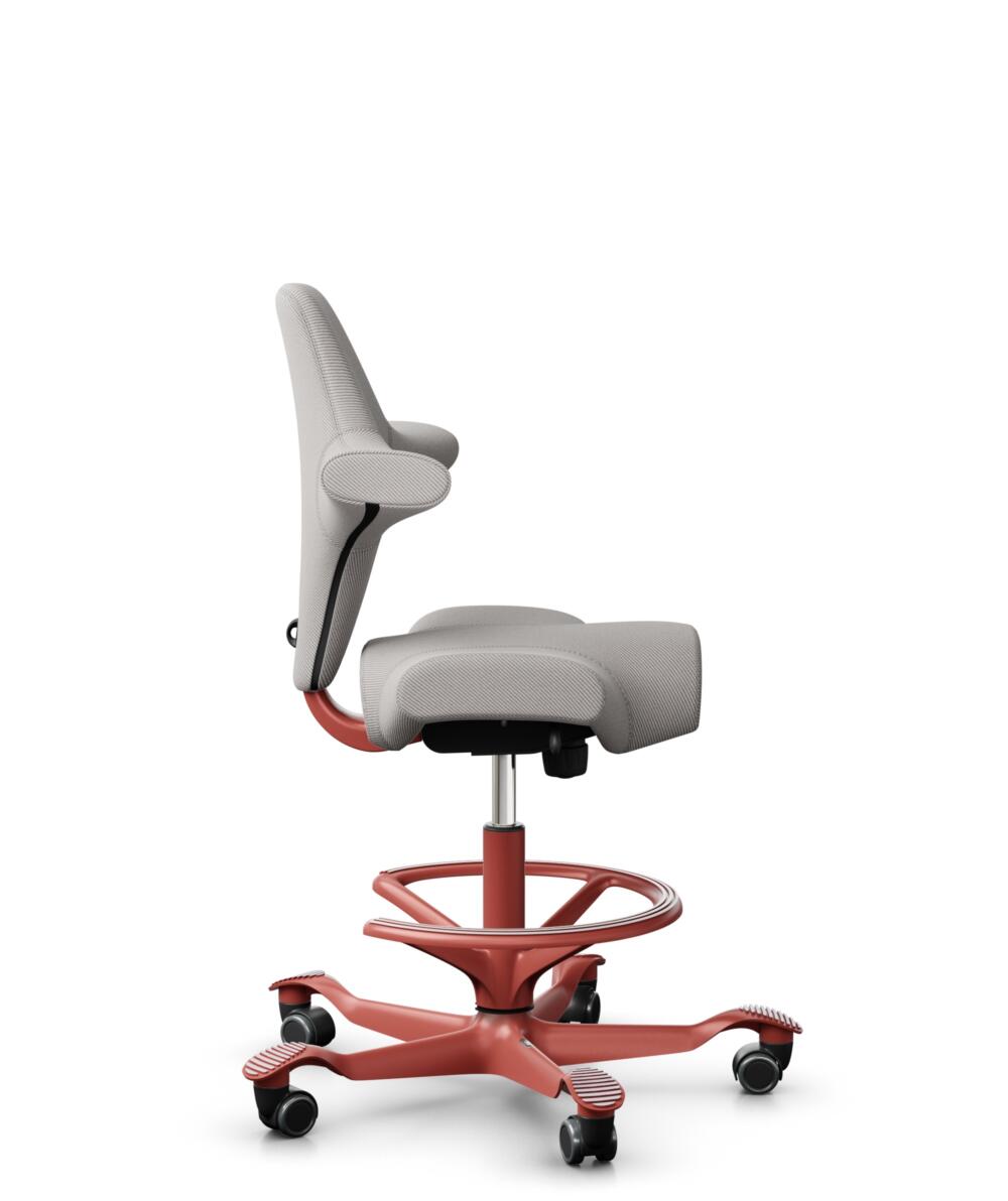 HÅG Capisco 8106 - Oceanic (Camira) - Gerecycled Polyester - OCI014 - Light beige - Framekleur - Blush Rose - Gasveer - 200 mm (Zithoogte 46-64cm) - Vloercontact - Harde wielen t.b.v. zachte vloeren - Voetenring - Ja, in framekleur - Voetster - Nee, vo... - 2