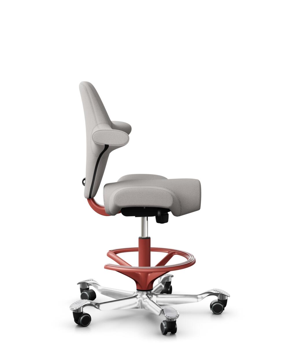 HÅG Capisco 8106 - Oceanic (Camira) - Gerecycled Polyester - OCI014 - Light beige - Framekleur - Blush Rose - Gasveer - 200 mm (Zithoogte 46-64cm) - Vloercontact - Harde wielen t.b.v. zachte vloeren - Voetenring - Ja, in framekleur - Voetster - Ja, voe... - 2