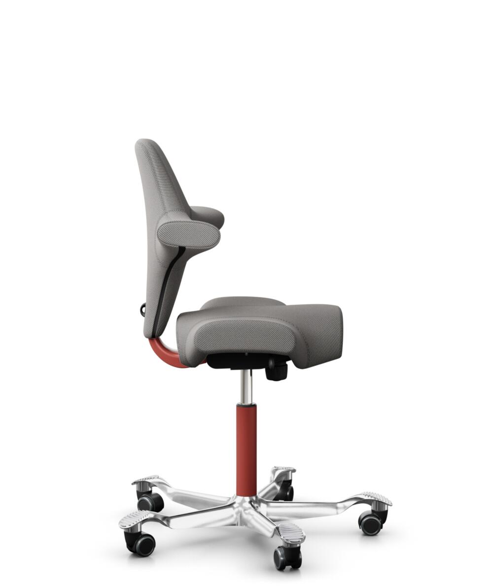 HÅG Capisco 8106 - Oceanic (Camira) - Gerecycled Polyester - OCI008 - Warm grey - Framekleur - Blush Rose - Gasveer - 150 mm (Zithoogte 40-55cm) - Vloercontact - Harde wielen t.b.v. zachte vloeren - Voetenring - Nee, geen voetenring - Voetster - Ja, vo... - 2
