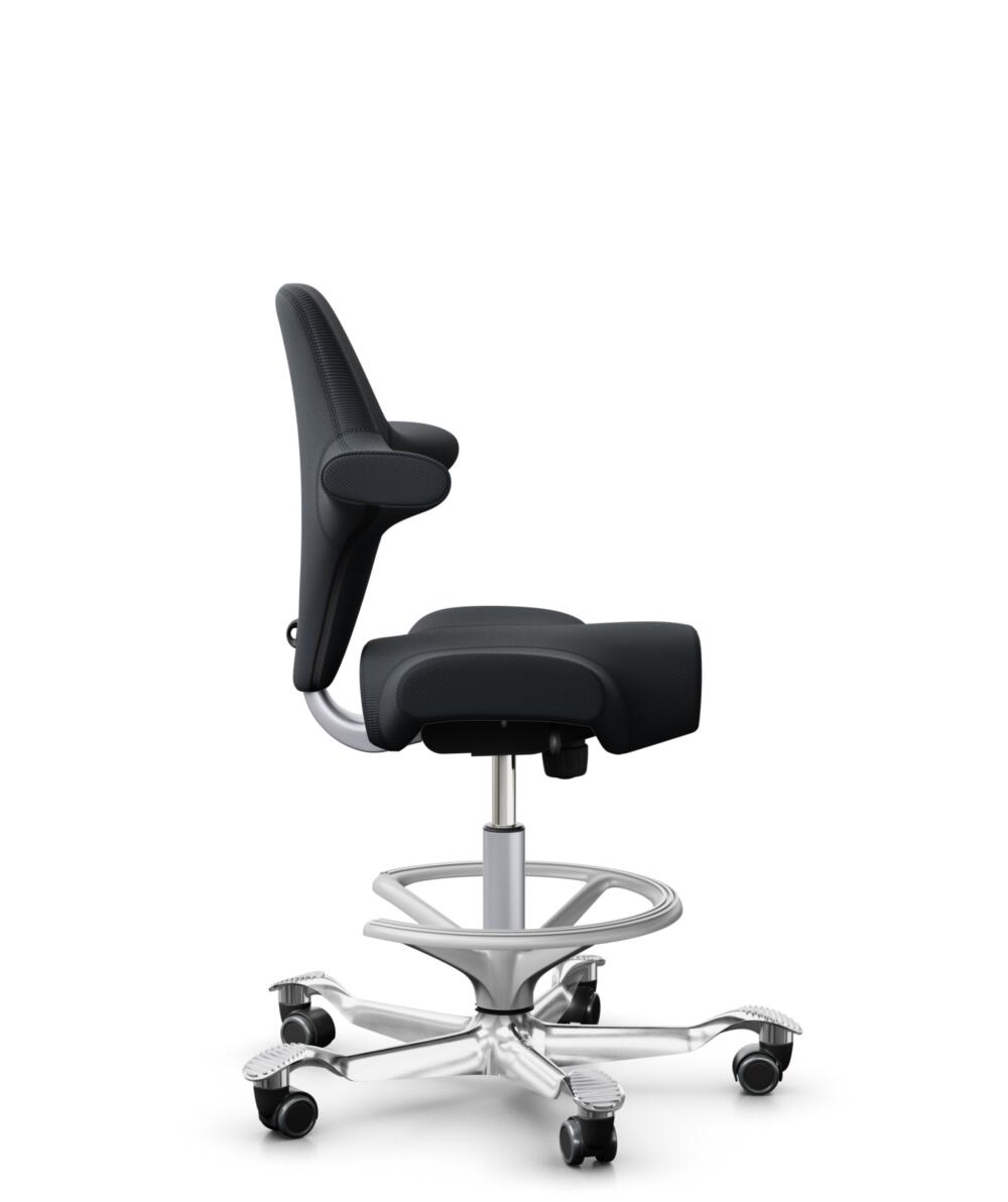 HÅG Capisco 8106 - Oceanic (Camira) - Gerecycled Polyester - OCI001 - Black - Framekleur - Zilver - Gasveer - 200 mm (Zithoogte 46-64cm) - Vloercontact - Harde wielen t.b.v. zachte vloeren - Voetenring - Ja, in framekleur - Voetster - Ja, voetster in g... - 2
