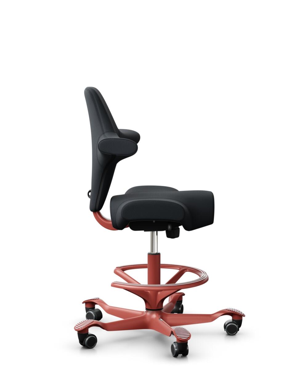 HÅG Capisco 8106 - Oceanic (Camira) - Gerecycled Polyester - OCI001 - Black - Framekleur - Blush Rose - Gasveer - 265 mm (Zithoogte 53-79cm) - Vloercontact - Harde wielen t.b.v. zachte vloeren - Voetenring - Ja, in framekleur - Voetster - Nee, voetster... - 2