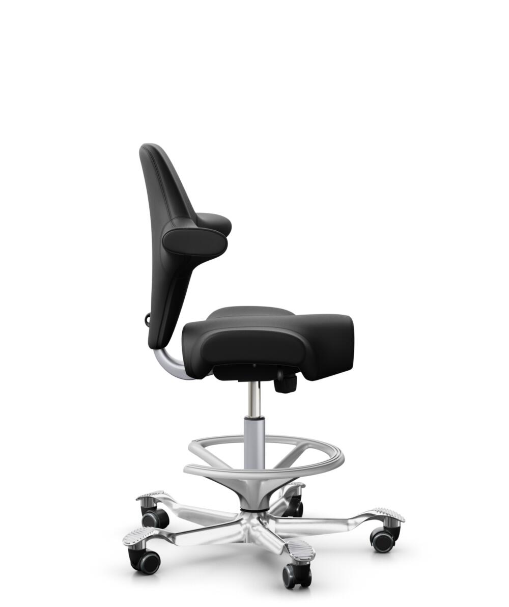 HÅG Capisco 8106 - Illusion 3.0 (Nevotex) - Polyurethaan Kunstleer - ILU3110 - Black - Framekleur - Zilver - Gasveer - 200 mm (Zithoogte 46-64cm) - Vloercontact - Harde wielen t.b.v. zachte vloeren - Voetenring - Ja, in framekleur - Voetster - Ja, voet... - 2
