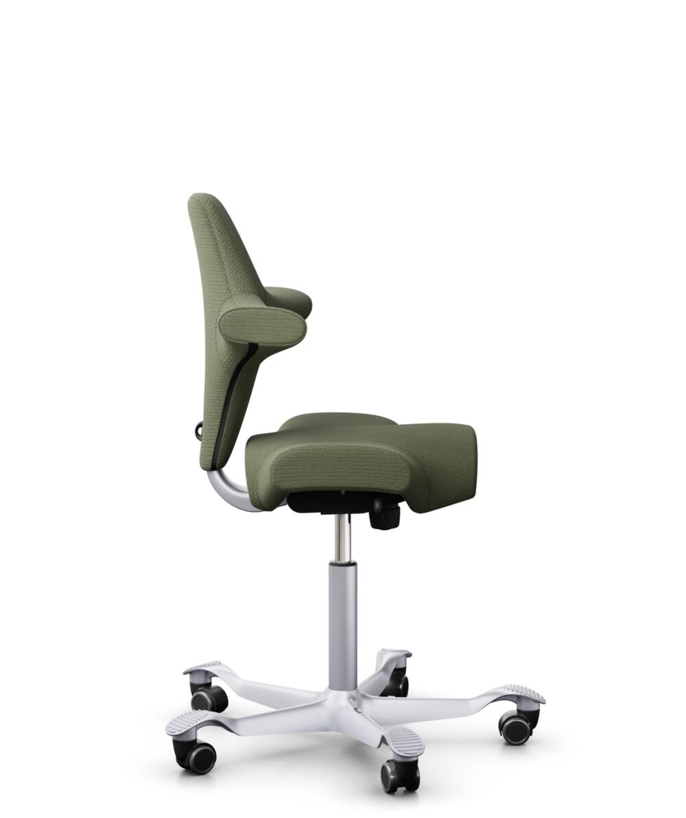 HÅG Capisco 8106 - Sirdal (GU) - Wol - SRD960 - Green - Framekleur - Zilver - Gasveer - 200 mm (Zithoogte 46-64cm) - Vloercontact - Harde wielen t.b.v. zachte vloeren - Voetenring - Nee, geen voetenring - Voetster - Nee, voetster in framekleur - 2