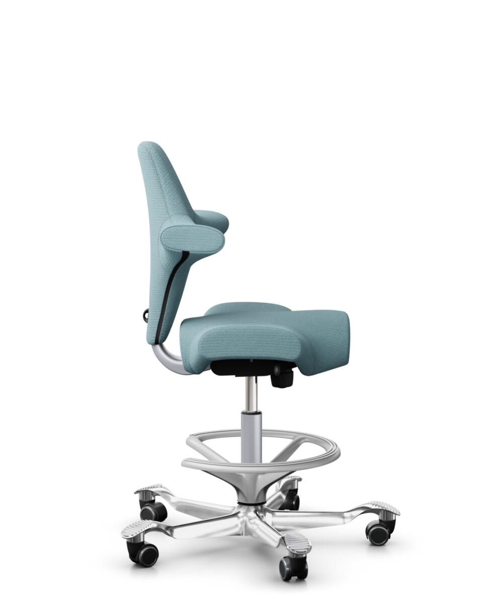 HÅG Capisco 8106 - Sirdal (GU) - Wol - SRD730 Blue - Framekleur - Zilver - Gasveer - 265 mm (Zithoogte 53-79cm) - Vloercontact - Harde wielen t.b.v. zachte vloeren - Voetenring - Ja, in framekleur - Voetster - Ja, voetster in gepolijst aluminium - 2