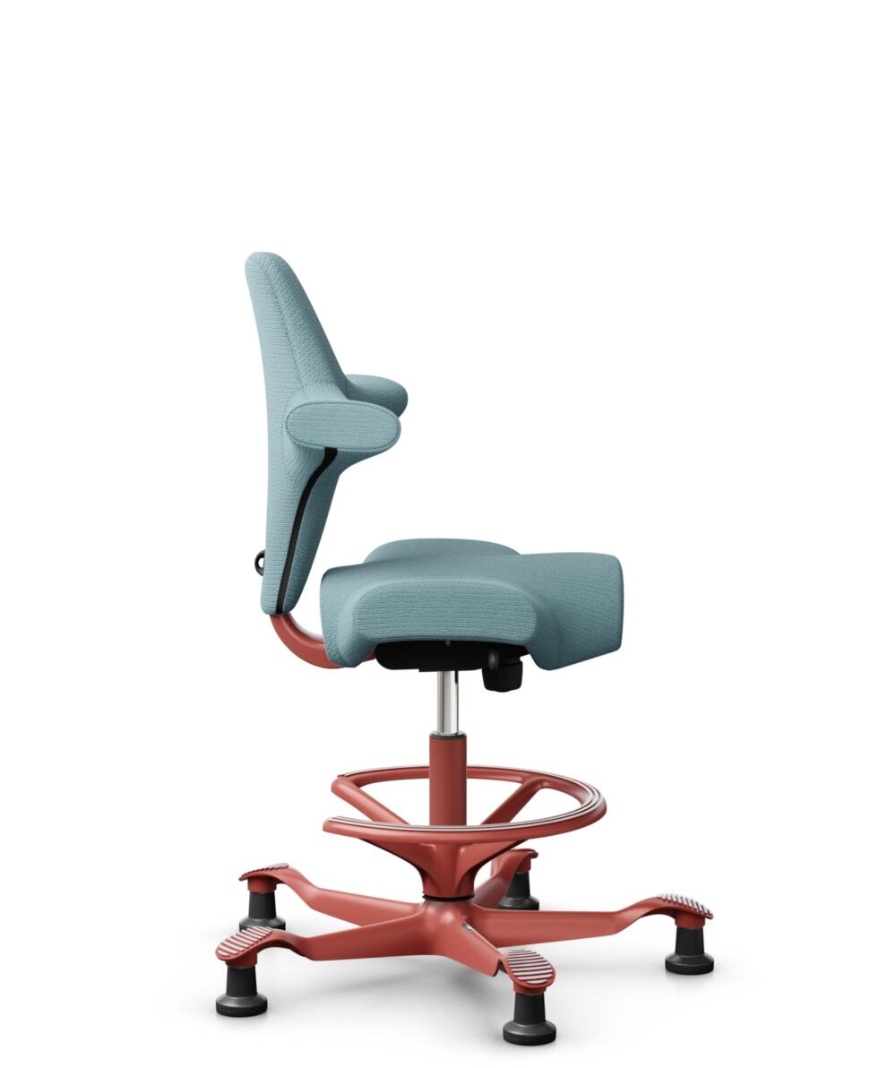 HÅG Capisco 8106 - Sirdal (GU) - Wol - SRD730 Blue - Framekleur - Blush Rose - Gasveer - 265 mm (Zithoogte 53-79cm) - Vloercontact - Glijdoppen - Voetenring - Ja, in framekleur - Voetster - Nee, voetster in framekleur - 2