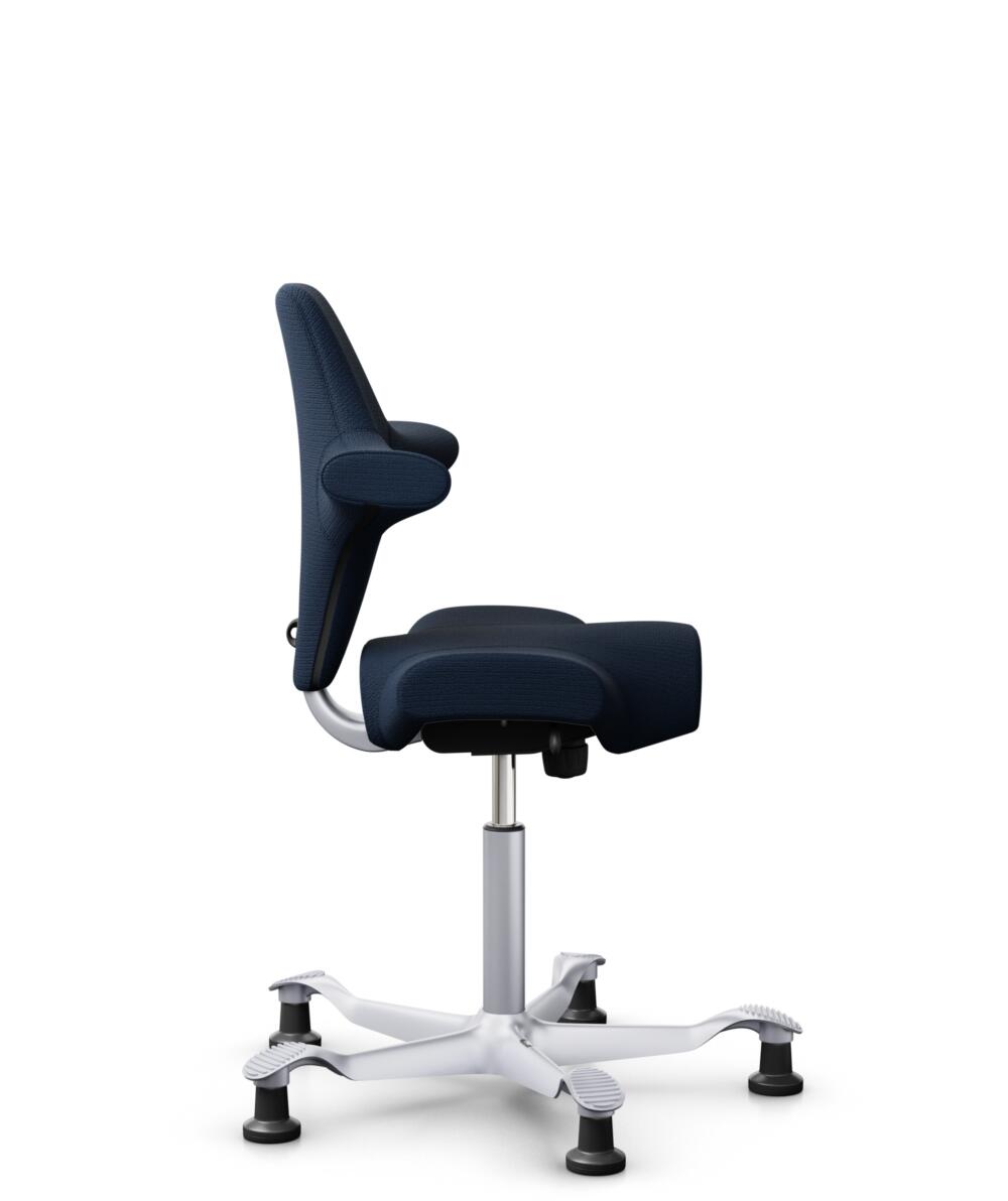 HÅG Capisco 8106 - Sirdal (GU) - Wol - SRD780 Dark blue - Framekleur - Zilver - Gasveer - 150 mm (Zithoogte 40-55cm) - Vloercontact - Glijdoppen - Voetenring - Nee, geen voetenring - Voetster - Nee, voetster in framekleur - 2