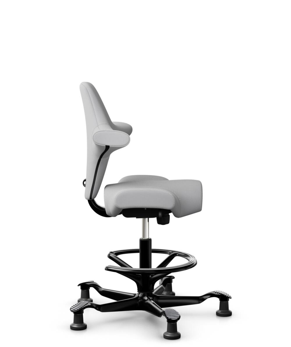 HÅG Capisco 8106 - Steelcut Trio 3 (Kvadrat) - Wol / Polyamide - STT133 - Light grey - Framekleur - Zwart - Gasveer - 200 mm (Zithoogte 46-64cm) - Vloercontact - Glijdoppen - Voetenring - Ja, in framekleur - Voetster - Nee, voetster in framekleur - 2