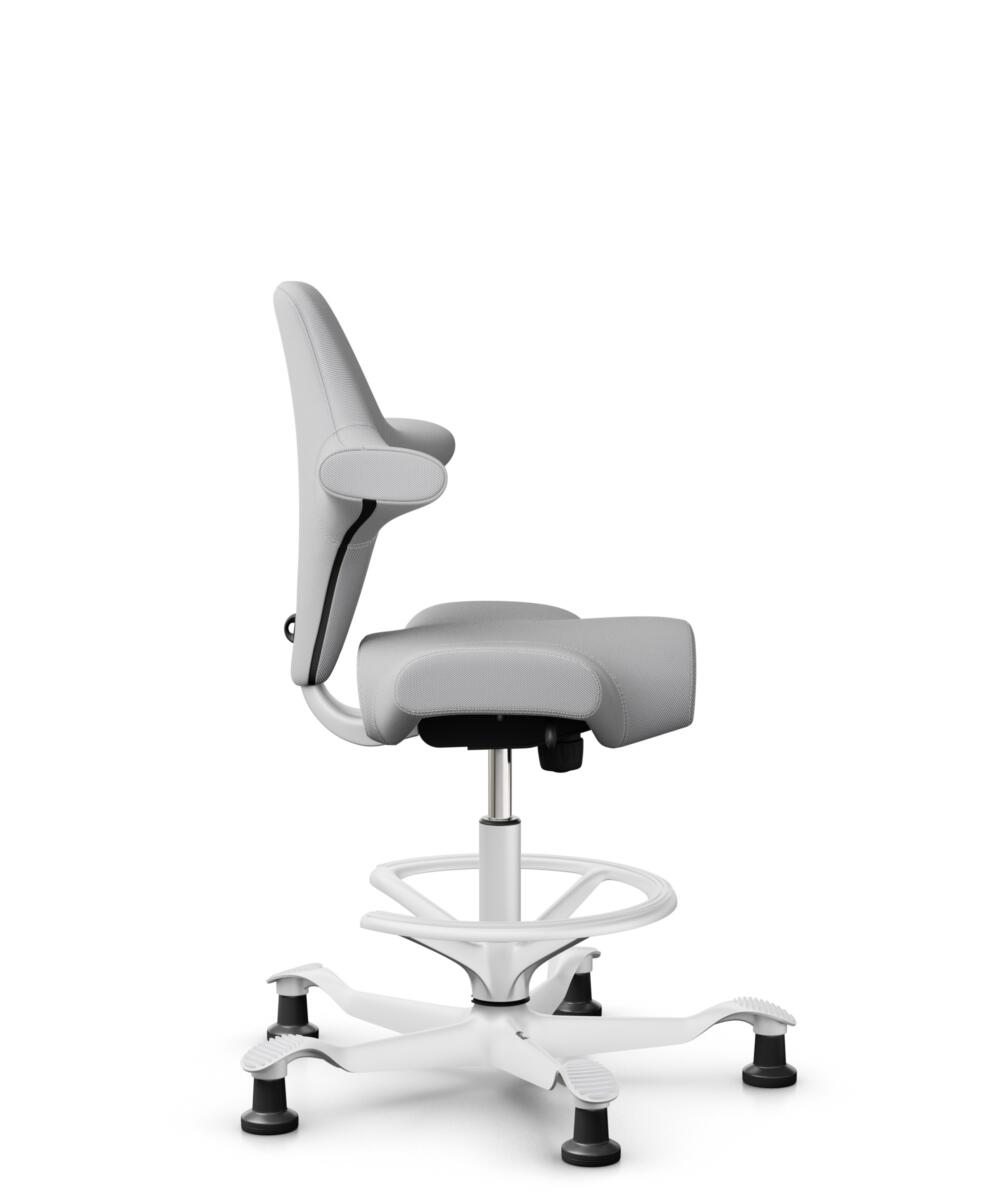 HÅG Capisco 8106 - Steelcut Trio 3 (Kvadrat) - Wol / Polyamide - STT133 - Light grey - Framekleur - Wit - Gasveer - 265 mm (Zithoogte 53-79cm) - Vloercontact - Glijdoppen - Voetenring - Ja, in framekleur - Voetster - Nee, voetster in framekleur - 2