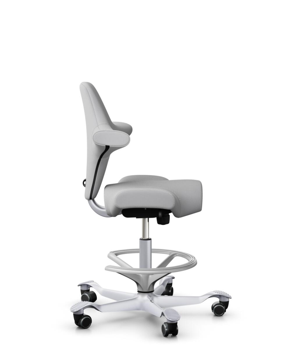 HÅG Capisco 8106 - Steelcut Trio 3 (Kvadrat) - Wol / Polyamide - STT133 - Light grey - Framekleur - Zilver - Gasveer - 200 mm (Zithoogte 46-64cm) - Vloercontact - Harde wielen t.b.v. zachte vloeren - Voetenring - Ja, in framekleur - Voetster - Nee, voe... - 2