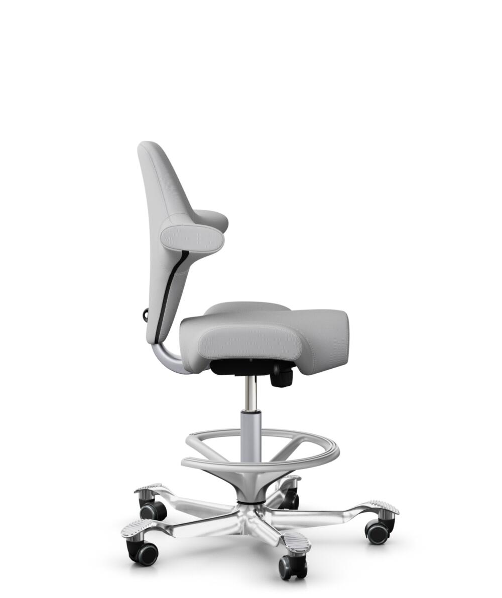 HÅG Capisco 8106 - Steelcut Trio 3 (Kvadrat) - Wol / Polyamide - STT133 - Light grey - Framekleur - Zilver - Gasveer - 200 mm (Zithoogte 46-64cm) - Vloercontact - Zachte wielen t.b.v. harde vloeren - Voetenring - Ja, in framekleur - Voetster - Ja, voet... - 2