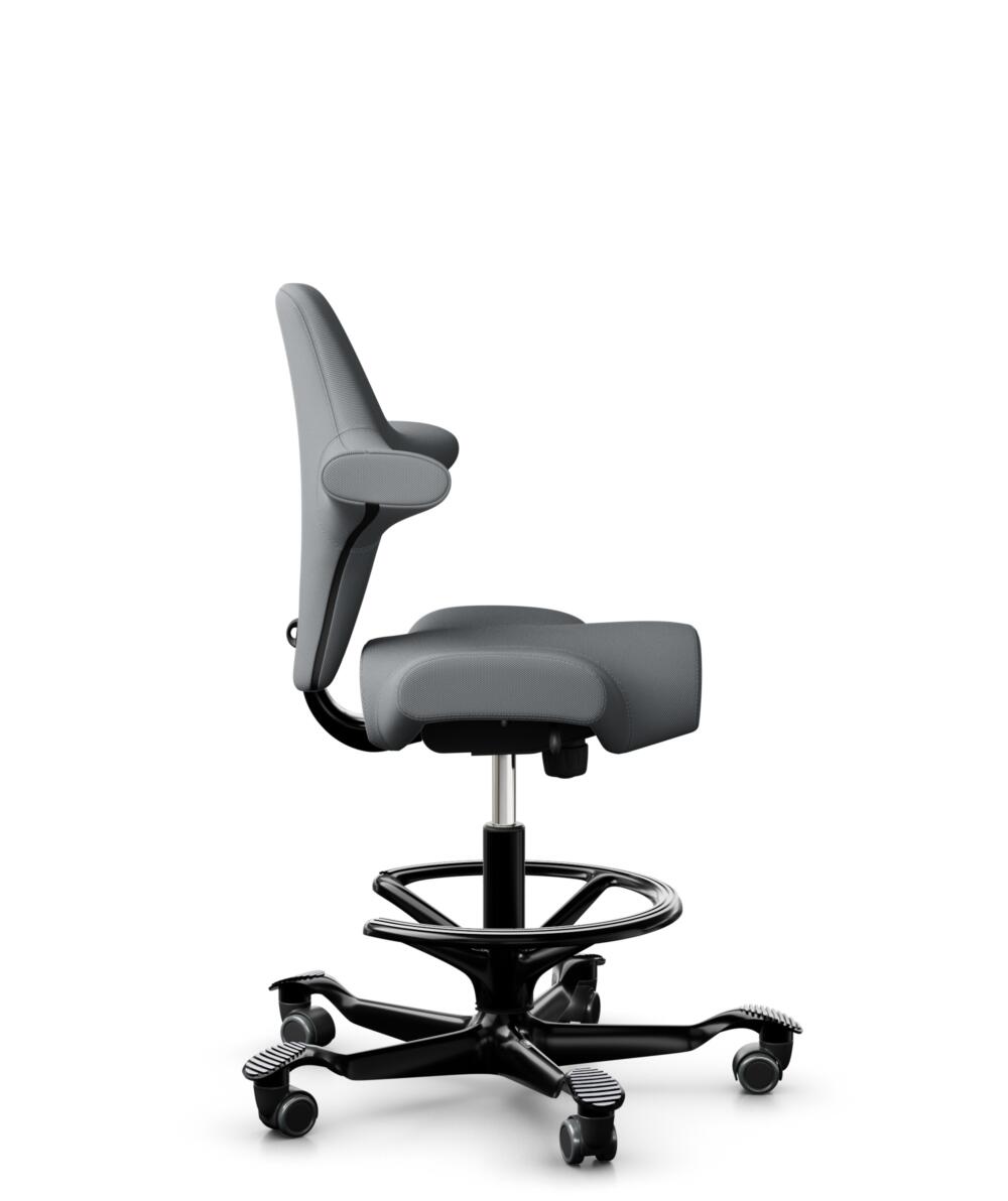 HÅG Capisco 8106 - Steelcut Trio 3 (Kvadrat) - Wol / Polyamide - STT153 - Grey - Framekleur - Zwart - Gasveer - 265 mm (Zithoogte 53-79cm) - Vloercontact - Harde wielen t.b.v. zachte vloeren - Voetenring - Ja, in framekleur - Voetster - Nee, voetster i... - 2