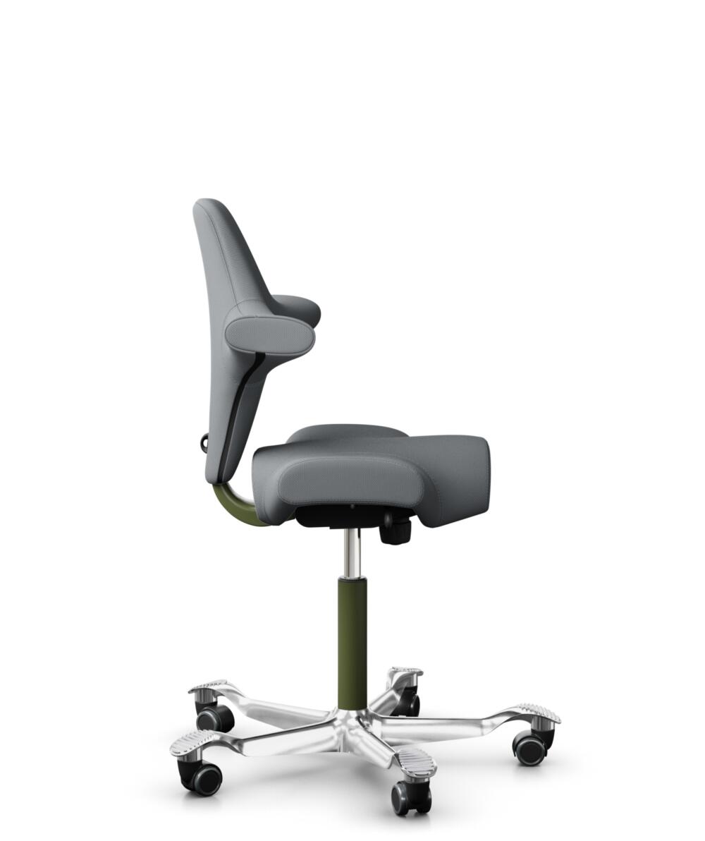HÅG Capisco 8106 - Steelcut Trio 3 (Kvadrat) - Wol / Polyamide - STT153 - Grey - Framekleur - Moss Grey - Gasveer - 200 mm (Zithoogte 46-64cm) - Vloercontact - Harde wielen t.b.v. zachte vloeren - Voetenring - Nee, geen voetenring - Voetster - Ja, voet... - 2