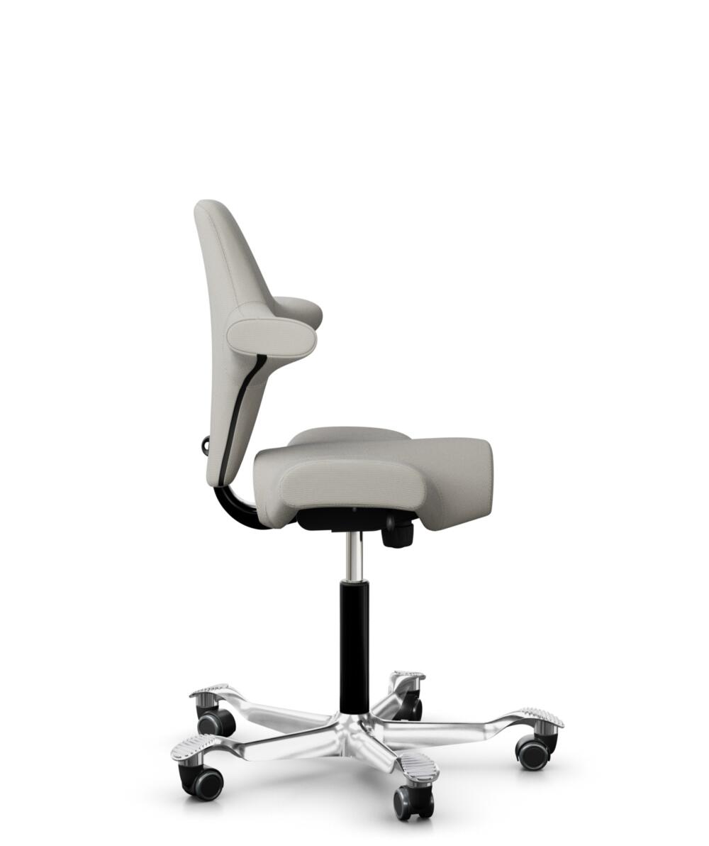 HÅG Capisco 8106 - Steelcut Trio 3 (Kvadrat) - Wol / Polyamide - STT213 - Light beige - Framekleur - Zwart - Gasveer - 265 mm (Zithoogte 53-79cm) - Vloercontact - Harde wielen t.b.v. zachte vloeren - Voetenring - Nee, geen voetenring - Voetster - Ja, v... - 2