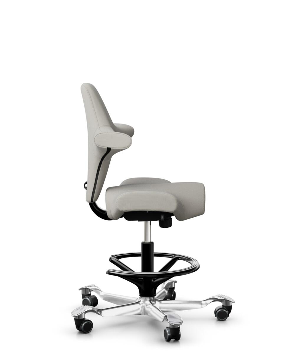 HÅG Capisco 8106 - Steelcut Trio 3 (Kvadrat) - Wol / Polyamide - STT213 - Light beige - Framekleur - Zwart - Gasveer - 265 mm (Zithoogte 53-79cm) - Vloercontact - Zachte wielen t.b.v. harde vloeren - Voetenring - Ja, in framekleur - Voetster - Ja, voet... - 2