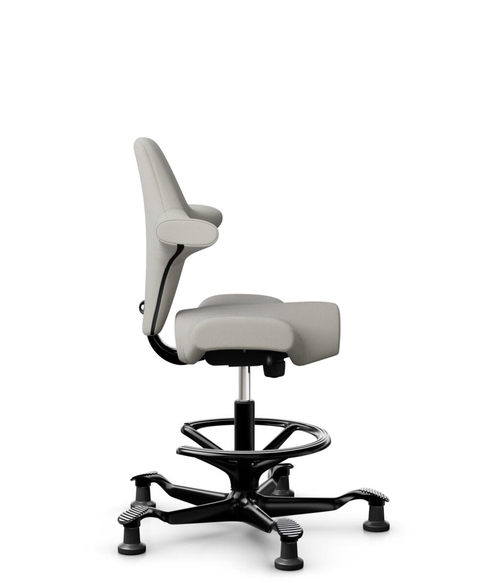 HÅG Capisco 8106 - Steelcut Trio 3 (Kvadrat) - Wol / Polyamide - STT213 - Light beige - Framekleur - Zwart - Gasveer - 265 mm (Zithoogte 53-79cm) - Vloercontact - Glijdoppen - Voetenring - Ja, in framekleur - Voetster - Nee, voetster in framekleur - 2