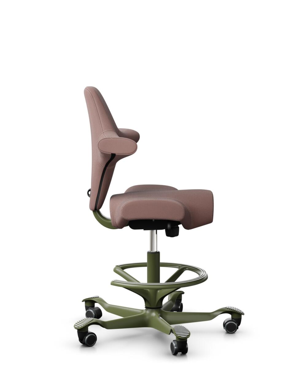 HÅG Capisco 8106 - Steelcut Trio 3 (Kvadrat) - Wol / Polyamide - STT645 - Dusty red - Framekleur - Moss Grey - Gasveer - 200 mm (Zithoogte 46-64cm) - Vloercontact - Zachte wielen t.b.v. harde vloeren - Voetenring - Ja, in framekleur - Voetster - Nee, v... - 2