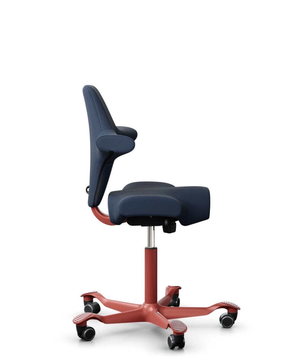 HÅG Capisco 8106 - Steelcut Trio 3 (Kvadrat) - Wol / Polyamide - STT796 - Blue - Framekleur - Blush Rose - Gasveer - 150 mm (Zithoogte 40-55cm) - Vloercontact - Zachte wielen t.b.v. harde vloeren - Voetenring - Nee, geen voetenring - Voetster - Nee, vo... - 2
