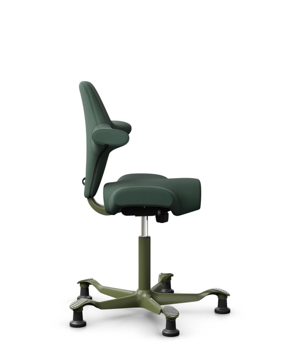 HÅG Capisco 8106 - Steelcut Trio 3 (Kvadrat) - Wol / Polyamide - STT966 - Brown grey - Framekleur - Moss Grey - Gasveer - 200 mm (Zithoogte 46-64cm) - Vloercontact - Glijdoppen - Voetenring - Nee, geen voetenring - Voetster - Nee, voetster in framekleur - 2