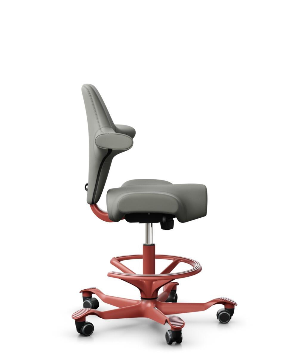 HÅG Capisco 8106 - Paloma Soft (Wollsdorf) - Semi-aniline Leder - PL55115 Warm grey - Framekleur - Blush Rose - Gasveer - 200 mm (Zithoogte 46-64cm) - Vloercontact - Harde wielen t.b.v. zachte vloeren - Voetenring - Ja, in framekleur - Voetster - Nee, ... - 2