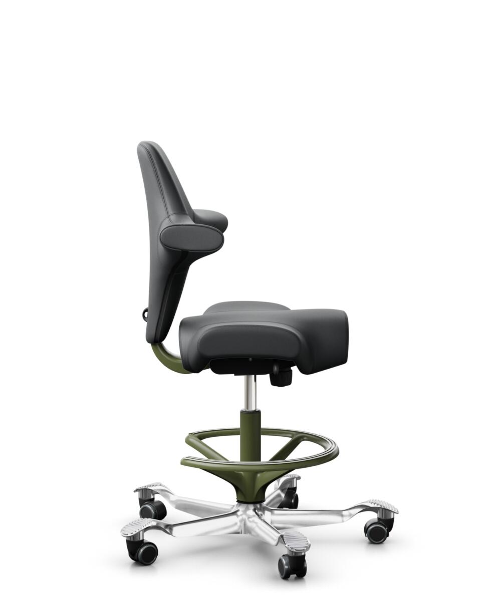 HÅG Capisco 8106 - Paloma Soft (Wollsdorf) - Semi-aniline Leder - PL55206 Grey - Framekleur - Moss Grey - Gasveer - 200 mm (Zithoogte 46-64cm) - Vloercontact - Zachte wielen t.b.v. harde vloeren - Voetenring - Ja, in framekleur - Voetster - Ja, voetste... - 1