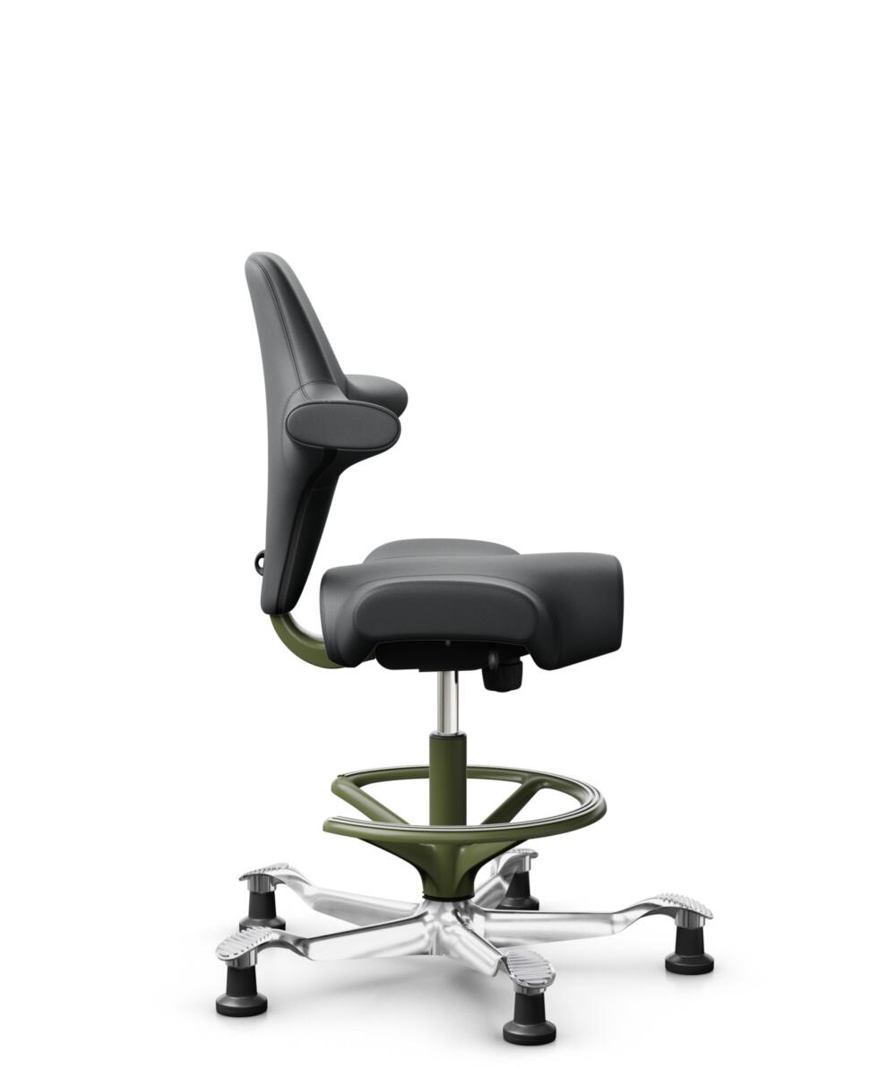 HÅG Capisco 8106 - Paloma Soft (Wollsdorf) - Semi-aniline Leder - PL55206 Grey - Framekleur - Moss Grey - Gasveer - 265 mm (Zithoogte 53-79cm) - Vloercontact - Glijdoppen - Voetenring - Ja, in framekleur - Voetster - Ja, voetster in gepolijst aluminium - 3