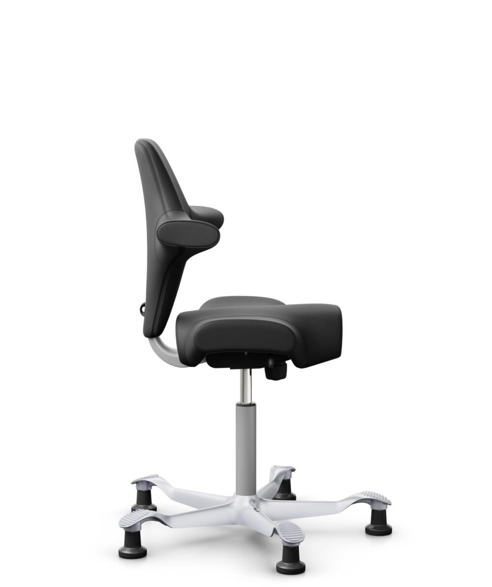 HÅG Capisco 8106 - Paloma Soft (Wollsdorf) - Semi-aniline Leder - PL56100 Black - Framekleur - Zilver - Gasveer - 200 mm (Zithoogte 46-64cm) - Vloercontact - Glijdoppen - Voetenring - Nee, geen voetenring - Voetster - Nee, voetster in framekleur - 2
