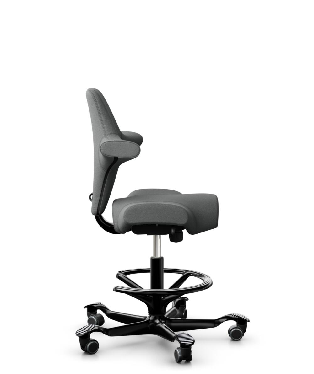 HÅG Capisco 8106 - Cura Loop (Gabriel) - Gerecycled Polyester - CLP60109 - Grey - Framekleur - Zwart - Gasveer - 265 mm (Zithoogte 53-79cm) - Vloercontact - Harde wielen t.b.v. zachte vloeren - Voetenring - Ja, in framekleur - Voetster - Nee, voetster ... - 2