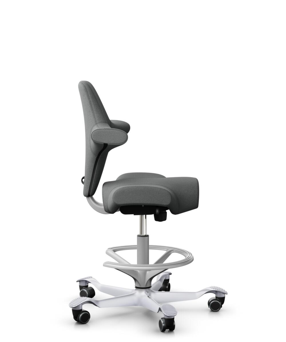 HÅG Capisco 8106 - Cura Loop (Gabriel) - Gerecycled Polyester - CLP60109 - Grey - Framekleur - Zilver - Gasveer - 200 mm (Zithoogte 46-64cm) - Vloercontact - Harde wielen t.b.v. zachte vloeren - Voetenring - Ja, in framekleur - Voetster - Nee, voetster... - 2