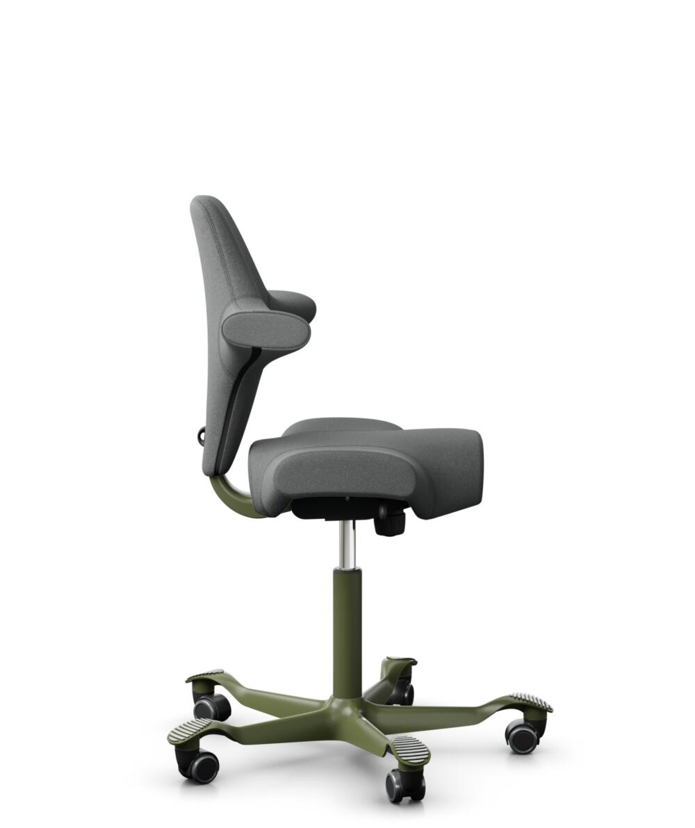HÅG Capisco 8106 - Cura Loop (Gabriel) - Gerecycled Polyester - CLP60109 - Grey - Framekleur - Moss Grey - Gasveer - 200 mm (Zithoogte 46-64cm) - Vloercontact - Harde wielen t.b.v. zachte vloeren - Voetenring - Nee, geen voetenring - Voetster - Nee, vo... - 2