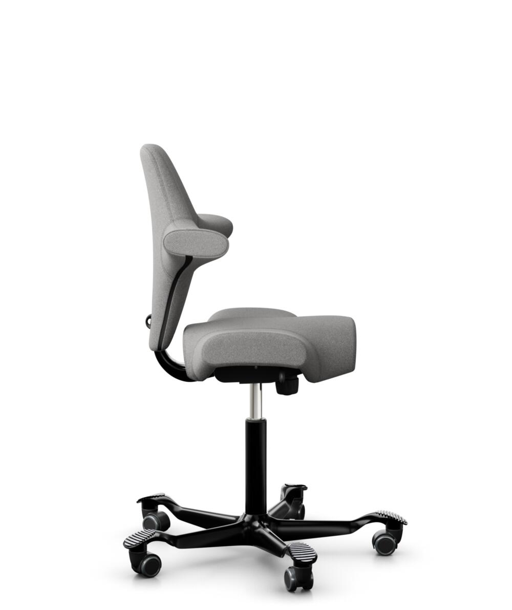 HÅG Capisco 8106 - Cura Loop (Gabriel) - Gerecycled Polyester - CLP60110 Light grey - Framekleur - Zwart - Gasveer - 200 mm (Zithoogte 46-64cm) - Vloercontact - Harde wielen t.b.v. zachte vloeren - Voetenring - Nee, geen voetenring - Voetster - Nee, vo... - 2