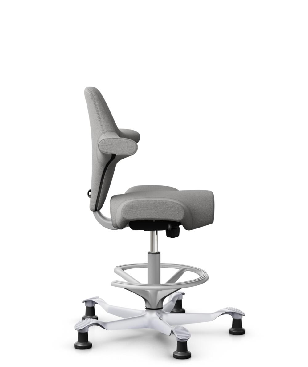 HÅG Capisco 8106 - Cura Loop (Gabriel) - Gerecycled Polyester - CLP60110 Light grey - Framekleur - Zilver - Gasveer - 200 mm (Zithoogte 46-64cm) - Vloercontact - Glijdoppen - Voetenring - Ja, in framekleur - Voetster - Nee, voetster in framekleur - 2