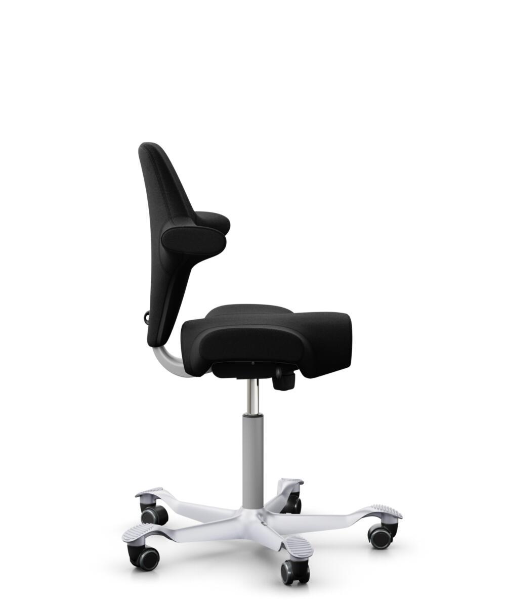HÅG Capisco 8106 - Cura Loop (Gabriel) - Gerecycled Polyester - CLP60999 Black - Framekleur - Zilver - Gasveer - 150 mm (Zithoogte 40-55cm) - Vloercontact - Zachte wielen t.b.v. harde vloeren - Voetenring - Nee, geen voetenring - Voetster - Nee, voetst... - 2