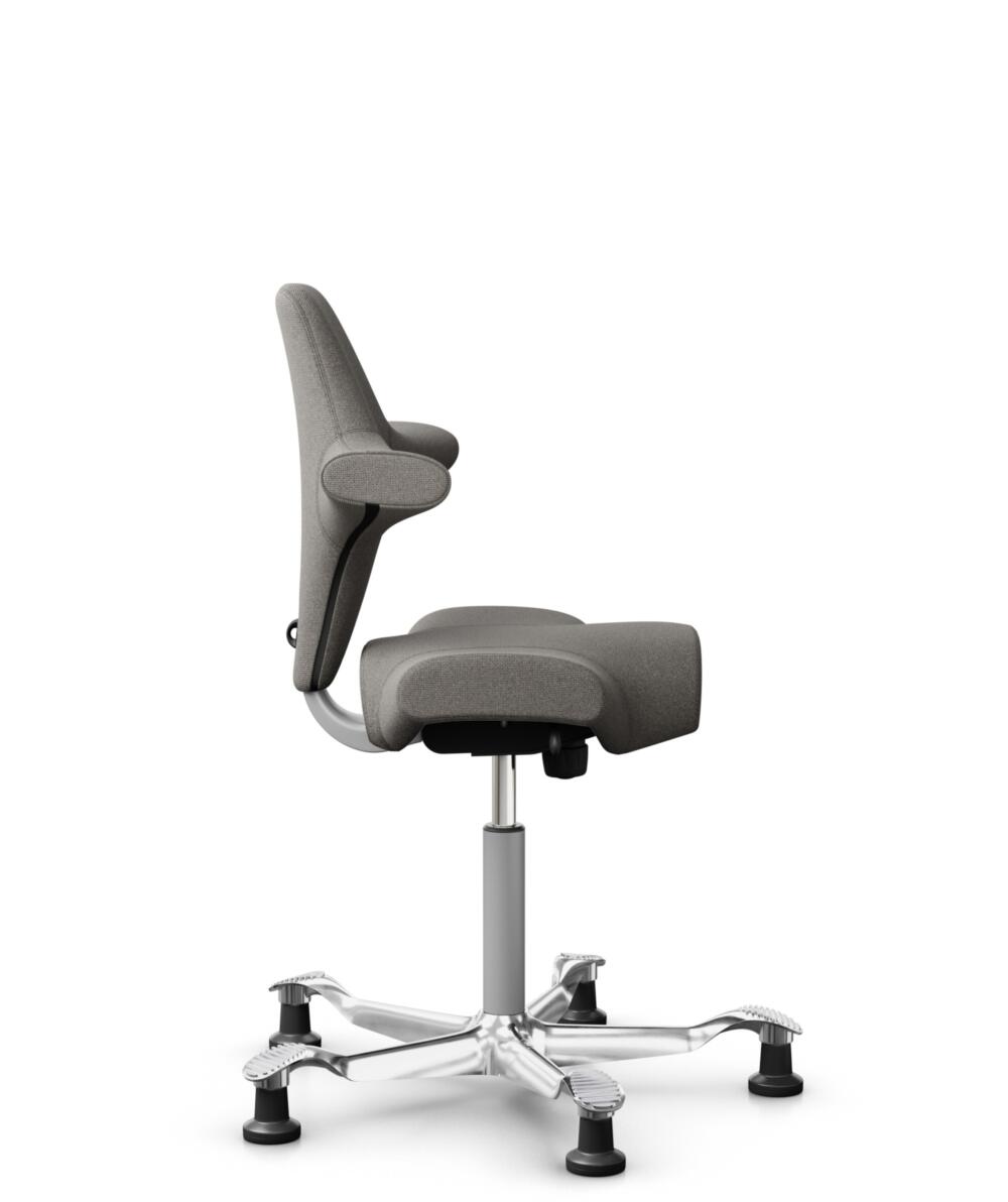 HÅG Capisco 8106 - Cura Loop (Gabriel) - Gerecycled Polyester - CLP61168 Beige-grey - Framekleur - Zilver - Gasveer - 150 mm (Zithoogte 40-55cm) - Vloercontact - Glijdoppen - Voetenring - Nee, geen voetenring - Voetster - Ja, voetster in gepolijst alum... - 2