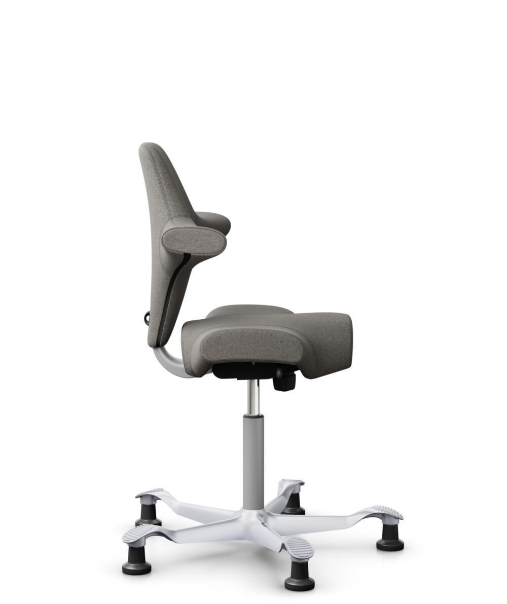 HÅG Capisco 8106 - Cura Loop (Gabriel) - Gerecycled Polyester - CLP61168 Beige-grey - Framekleur - Zilver - Gasveer - 200 mm (Zithoogte 46-64cm) - Vloercontact - Glijdoppen - Voetenring - Nee, geen voetenring - Voetster - Nee, voetster in framekleur - 2