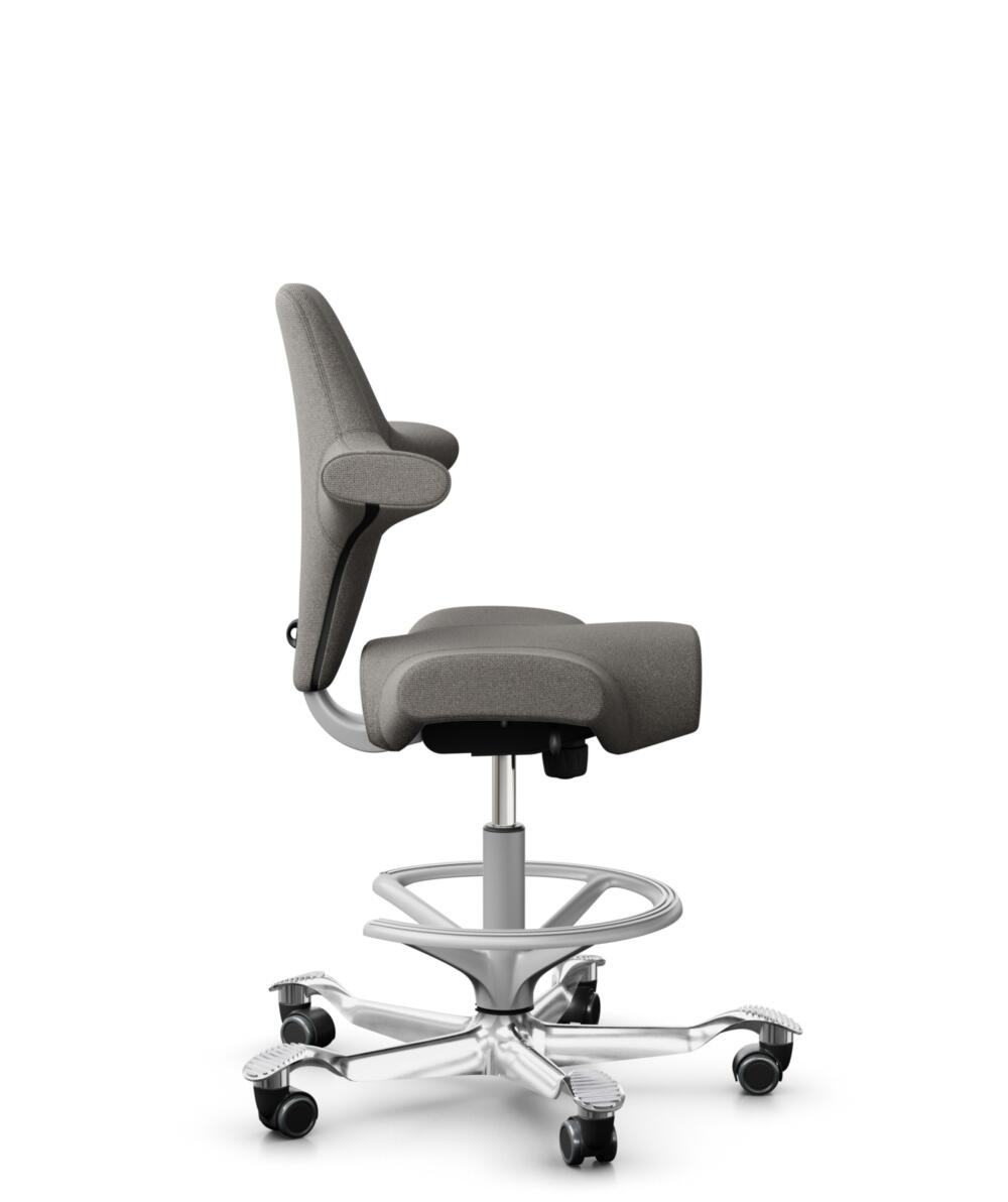 HÅG Capisco 8106 - Cura Loop (Gabriel) - Gerecycled Polyester - CLP61168 Beige-grey - Framekleur - Zilver - Gasveer - 265 mm (Zithoogte 53-79cm) - Vloercontact - Zachte wielen t.b.v. harde vloeren - Voetenring - Ja, in framekleur - Voetster - Ja, voets... - 2