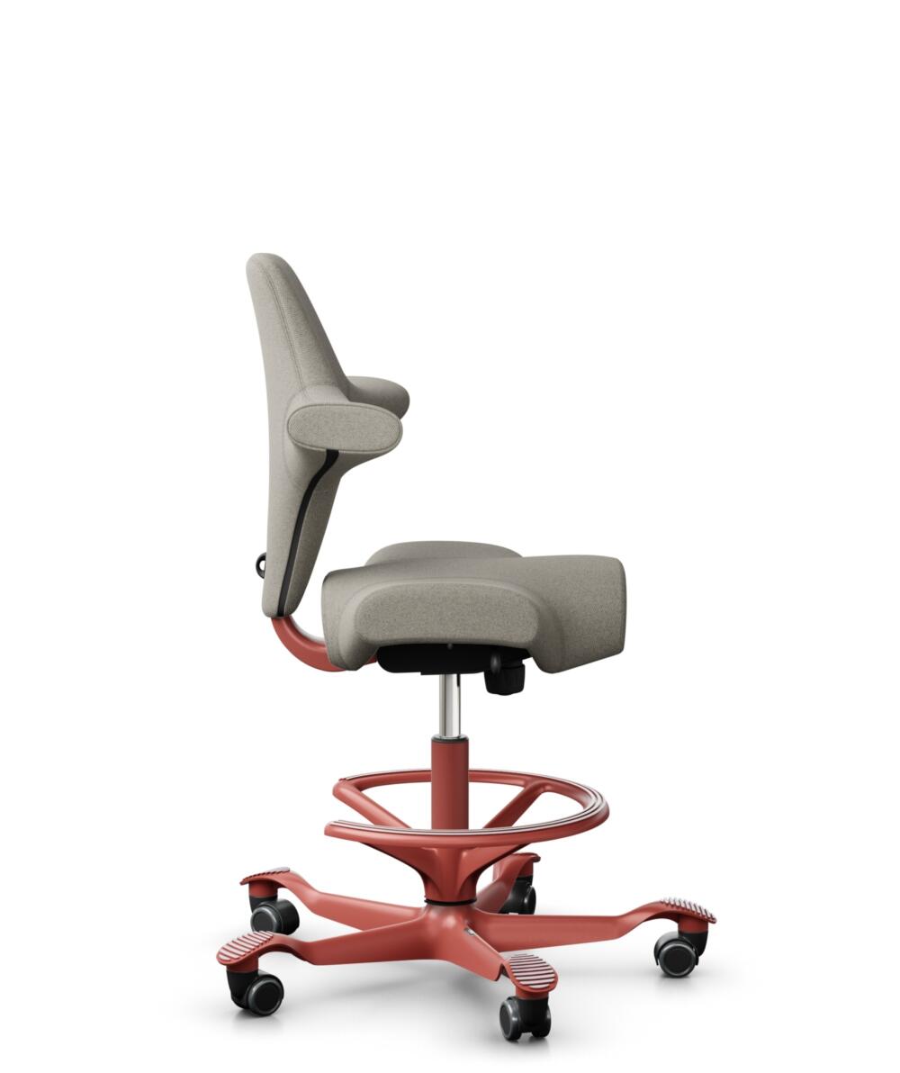 HÅG Capisco 8106 - Mainline Flax (Camira) - Wol / Vlas - MLF002 Beige-Grey - Framekleur - Blush Rose - Gasveer - 200 mm (Zithoogte 46-64cm) - Vloercontact - Harde wielen t.b.v. zachte vloeren - Voetenring - Ja, in framekleur - Voetster - Nee, voetster ... - 2