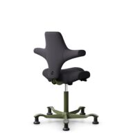 HÅG Capisco 8106 - Xtreme (Camira) - Polyester recyclé - EXR145 - Charcoal - Moss Grey - 265 mm (hauteur d’assise 53–79 cm) - Patins thumbnail