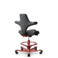 HÅG Capisco 8106 - Select (Gabriel) - Laine / Polyamide - SC60134 Dark Grey - Blush Rose - 265 mm (hauteur d’assise 53–79 cm) - Roues dures pour sols souples thumbnail