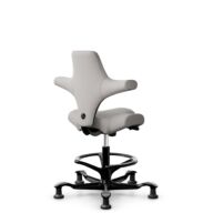 HÅG Capisco 8106 - Oceanic (Camira) - Recyceltes Polyesters - OCI014 - Light beige - Schwarz - 200 mm (Sitzhöhe 46-64cm) - Bodengleiter thumbnail