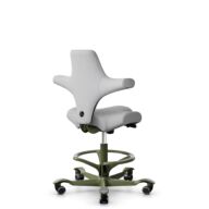 HÅG Capisco 8106 - Steelcut Trio 3 (Kvadrat) - Wol / Polyamide - STT133 - Light grey - Framekleur - Moss Grey - Gasveer - 265 mm (Zithoogte 53-79cm) - Vloercontact - Harde wielen t.b.v. zachte vloeren - Voetenring - Ja, in framekleur - Voetster - Nee, ... thumbnail