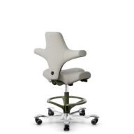 HÅG Capisco 8106 - Steelcut Trio 3 (Kvadrat) - Laine / Polyamide - STT213 - Light beige - Moss Grey - 200 mm (hauteur d’assise 46–64 cm) - Roues souples pour sols durs thumbnail