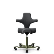 HÅG Capisco 8106 - Select (Gabriel) - Laine / Polyamide - SC60134 Dark Grey - Moss Grey - 150 mm (hauteur d’assise 40–55 cm) - Roues souples pour sols durs thumbnail