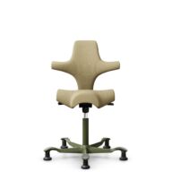 HÅG Capisco 8106 - Select (Gabriel) - Wol / Polyamide - SC62097 - Light ochre - Framekleur - Moss Grey - Gasveer - 150 mm (Zithoogte 40-55cm) - Vloercontact - Glijdoppen - Voetenring - Nee, geen voetenring - Voetster - Nee, voetster in framekleur thumbnail