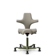 HÅG Capisco 8106 - Capture (Gabriel) - Wol / Polyamide - CPT5103 - Light beige - Framekleur - Moss Grey - Gasveer - 200 mm (Zithoogte 46-64cm) - Vloercontact - Glijdoppen - Voetenring - Nee, geen voetenring - Voetster - Nee, voetster in framekleur thumbnail