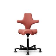 HÅG Capisco 8106 - Oceanic (Camira) - Polyester recyclé - OCI012 - Orange-red - Noir - 200 mm (hauteur d’assise 46–64 cm) - Patins thumbnail