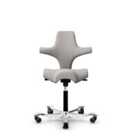 HÅG Capisco 8106 - Oceanic (Camira) - Polyester recyclé - OCI014 - Light beige - Noir - 265 mm (hauteur d’assise 53–79 cm) - Roues dures pour sols souples thumbnail
