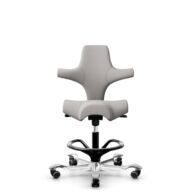 HÅG Capisco 8106 - Oceanic (Camira) - Polyester recyclé - OCI014 - Light beige - Noir - 265 mm (hauteur d’assise 53–79 cm) - Roues souples pour sols durs thumbnail