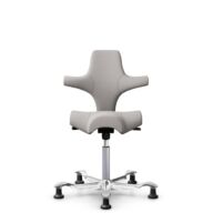 HÅG Capisco 8106 - Oceanic (Camira) - Polyester recyclé - OCI014 - Light beige - Argent - 265 mm (hauteur d’assise 53–79 cm) - Patins thumbnail