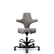 HÅG Capisco 8106 - Oceanic (Camira) - Polyester recyclé - OCI008 - Warm grey - Noir - 200 mm (hauteur d’assise 46–64 cm) - Patins thumbnail